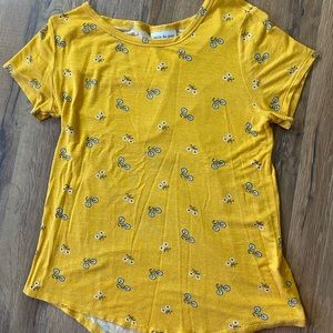 Belle Du Jour Size small tee